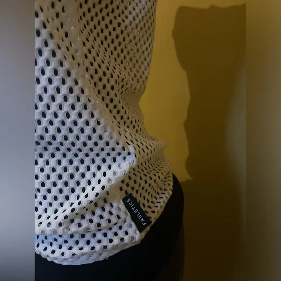 Fabletics Fishnet Style Workout Top - Picture 4 of 4